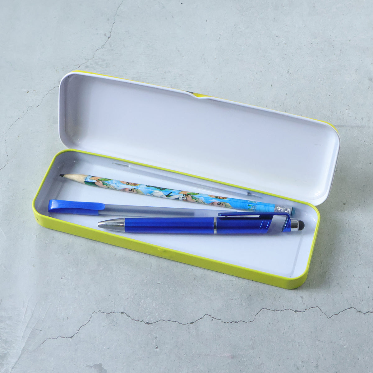 Cartoon -themed Metal Pencil Box With Cute Design (1 Pc Mix Design)