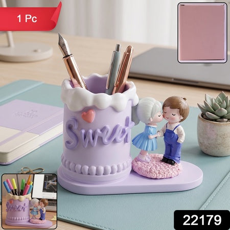 Sweet Couple Pen Holder Stand Cute Resin Desk Organizer Pencil Cup (1 Pc)