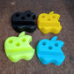 Multi-functional Apple-shaped Plastic Mobile Stand With Pen Holder (1 Pc  Mix Color)