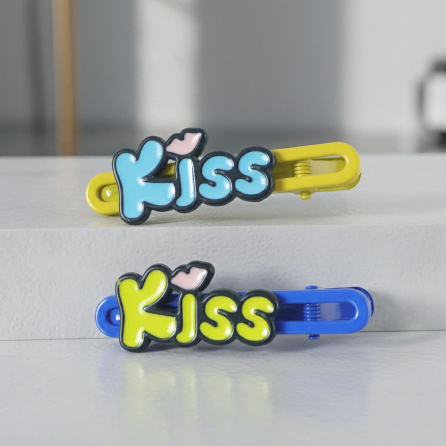 Cute Kiss Text Hair Clip Set (2 Pc)
