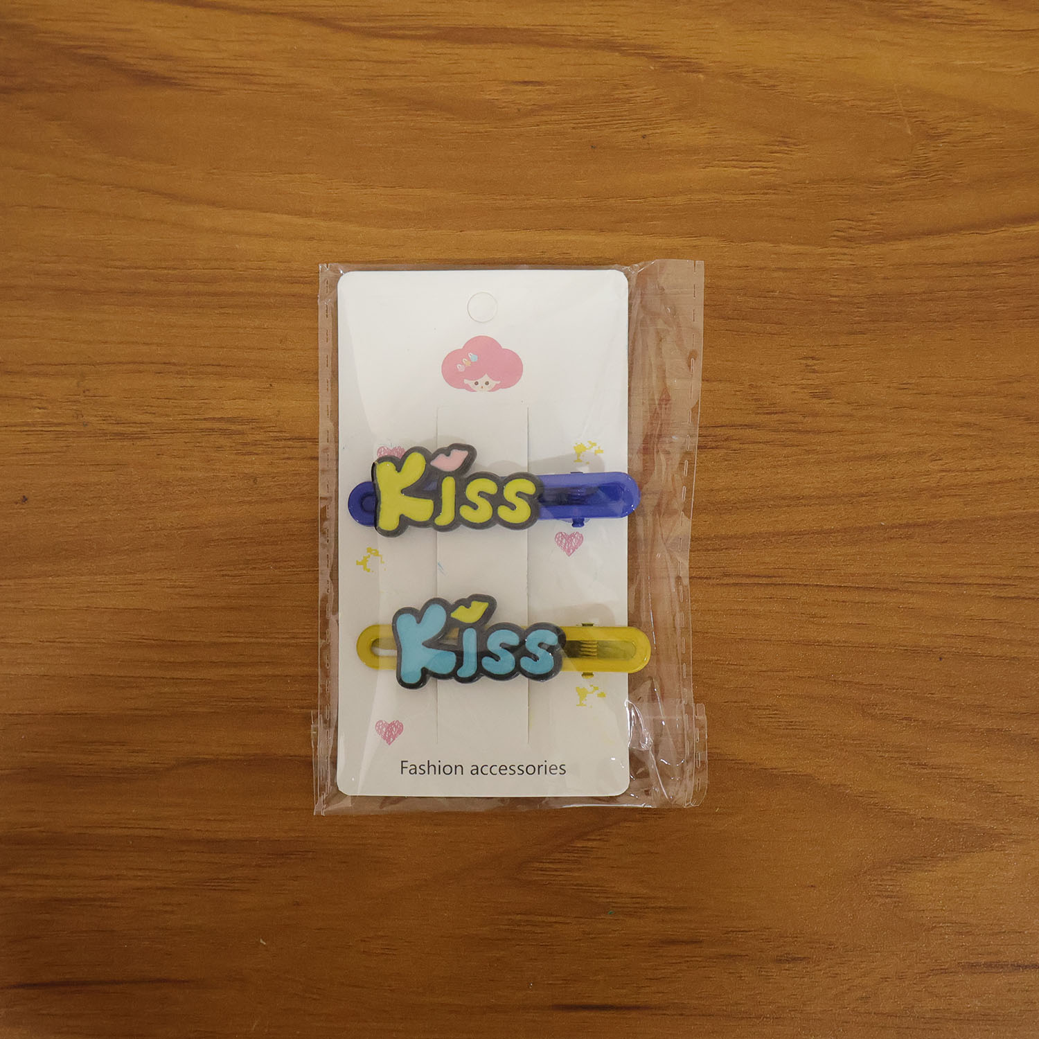 Cute Kiss Text Hair Clip Set (2 Pc)